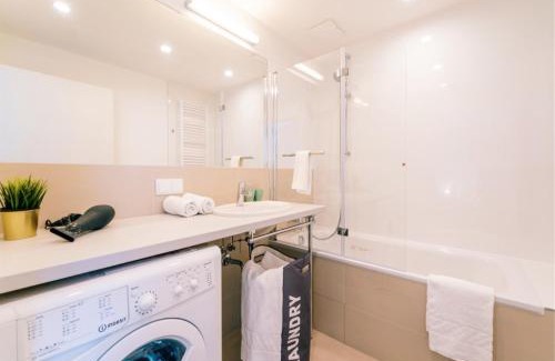 Funfhaus Apartment | Perfect Balcony Apartment Near Metro for Long Stays