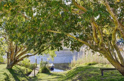 Still Bay Apartment | Pet-Friendly Retreat at Long Thin Farm with Pool Access