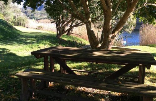 Still Bay Apartment | Pet-Friendly Retreat at Long Thin Farm with Pool Access