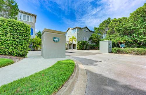 Whitney Beach Apartment | Pet-Friendly Longboat Key Cedars Beach House Near the Shore