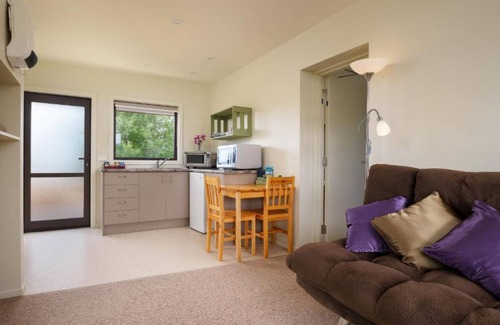 Mosgiel Apartment | Exceptional Longbourne Lodge: Family-Friendly & Pet Friendly
