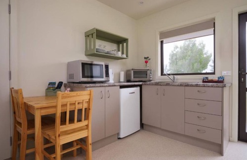Mosgiel Apartment | Exceptional Longbourne Lodge: Family-Friendly & Pet Friendly