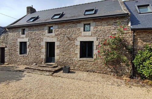 Melgven House | Discover Longere de Caractere: Family-Friendly Getaway