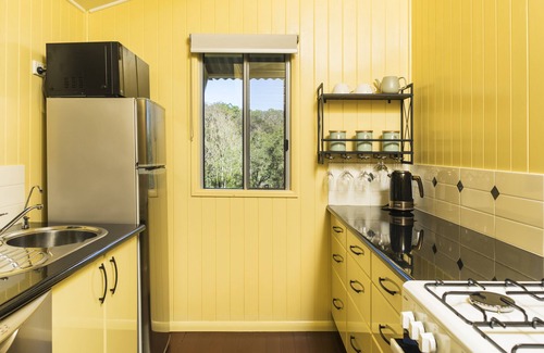 Tolga Cabin | Cozy Longhorn Lodges - Boutique Farmstay in FNQ