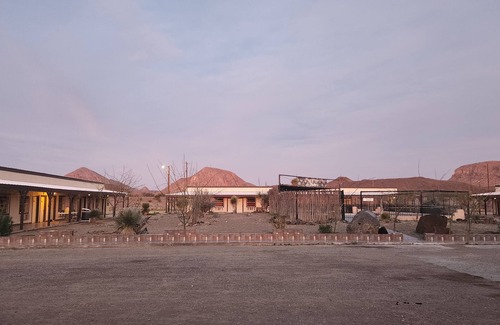 Study Butte-Terlingua RV Rental | Welcome to Longhorn Ranch Motel: Pet-Friendly RV Park