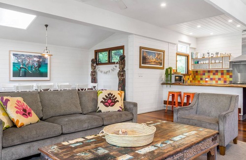 Belongil House | Unforgettable Escape at Longhouse: Oceanfront & Pet Friendly