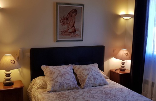 Le Sambuc Hotel | Inviting Longo Maï: Family-Friendly with Delicious Dining
