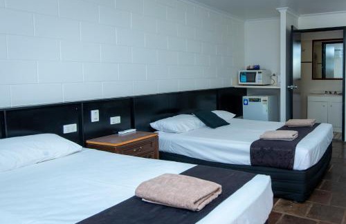 Longreach Hotel | Central Longreach Motel with Family-Friendly Amenities