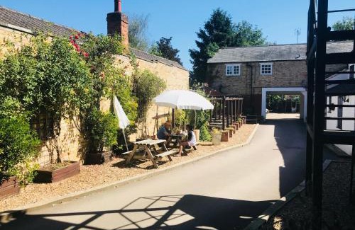 Woburn Hotel | Inviting Longs Hotel & Inn: Pet-Friendly with Breakfast