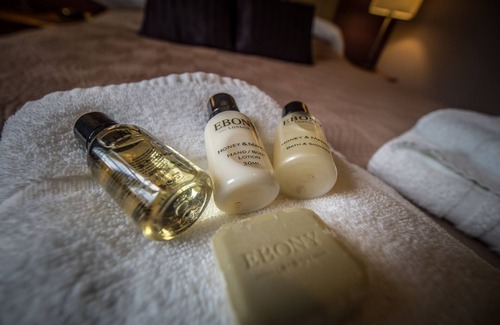 Woburn Hotel | Discover Longs Inn: Family-Friendly Stay with Great Amenities