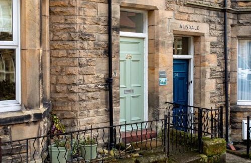 Alnmouth House | Pet-Friendly Retreat at Longshore - Ideal for Families