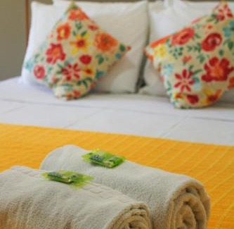 Ilha Grande Hotel | Relax at Lonier Praia Inn Flats with Oceanfront Views