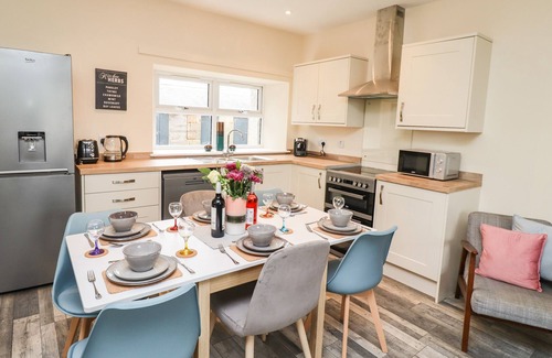 South Charlton Cottage | Cozy LONNON COTTAGE: Pet-Friendly Retreat with Fire