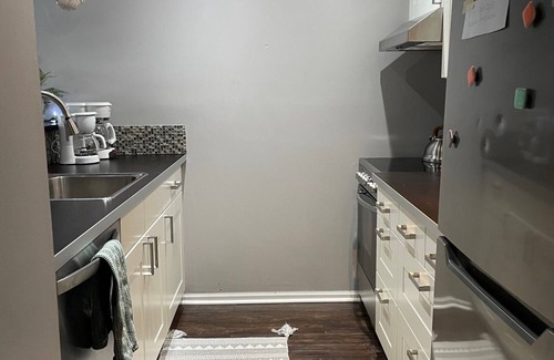 Lower Lonsdale Apartment | Explore Lonsdale Quay Apartment: Pet & Child Friendly Stay