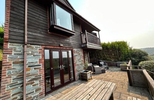 Looe House | Exceptional Langunnett Cottage in Looe, Cornwall - 4 Stars