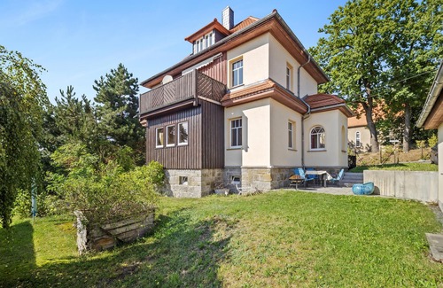 Ebersbach House | Discover an Unforgettable Vacation Home with Spa & Breakfast