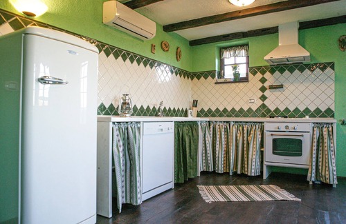Kircija House | Enjoy a Family Getaway in This Inviting Home with Pool
