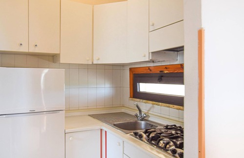 Botricello Apartment | Relaxing Beachside Retreat with Ocean View and Pet Friendly