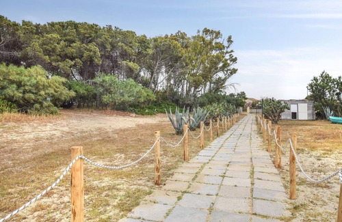 Botricello Apartment | Relaxing Beachside Retreat with Ocean View and Pet Friendly