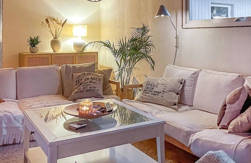 Traslovslage House | Family Fishing Getaway with Oceanfront Views and Spa Amenities