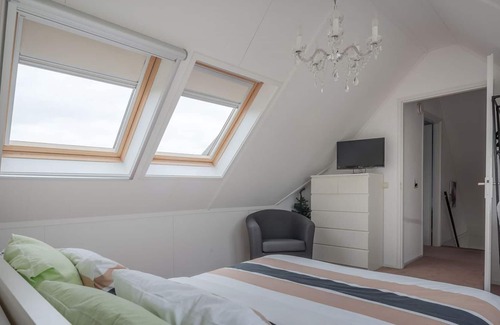 Tzummarum House | Look forward to a vacation in this beautiful vacation home with its own sauna.
