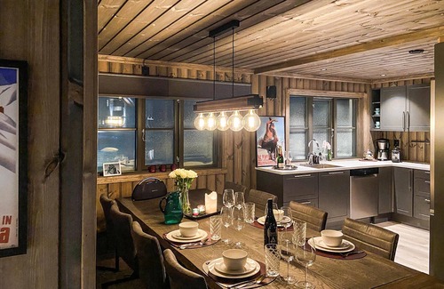 Syssleback House | Experience a Cozy Getaway with Lake Views and Sauna