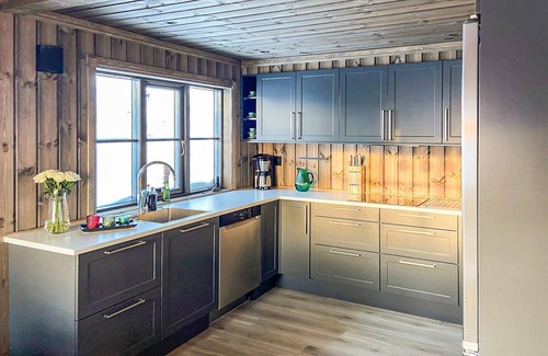 Syssleback House | Experience a Cozy Getaway with Lake Views and Sauna