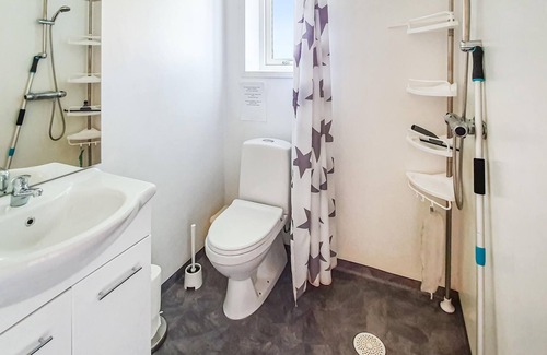 Svanesund Apartment | Enjoy Breathtaking Halsöfjord Views from Your Vacation Home