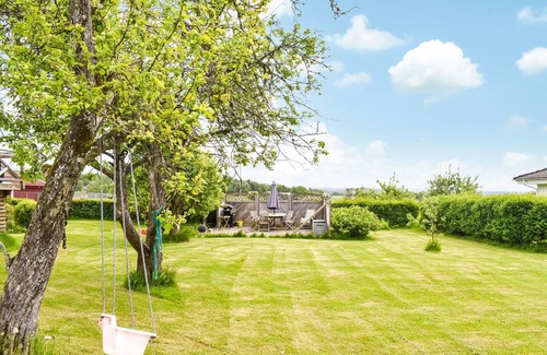 Svanesund House | Experience a Delightful Holiday Home by the Ocean