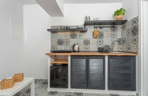 Bogovici Apartment | Experience a Memorable Stay in Our Oceanfront Apartment