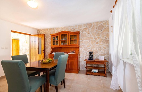 Policnik House | Experience a Delightful Vacation in Scenic Countryside Cottage