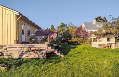 Hagernas House | Experience Family Fun at Cottage in Viggbyholm by Lake