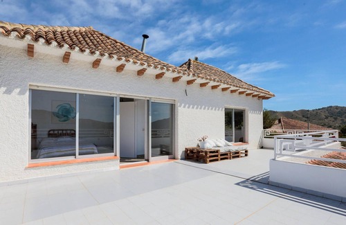 Galifa House | Experience Your Dream Vacation in a Panoramic Paradise