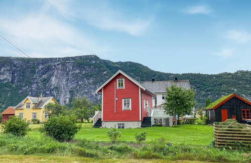Nesset House | Cozy Eresfjord Vacation Home with Lake View and Spa