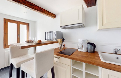 Meaux House | Discover a Cozy Retreat in Meaux's Historic City Center