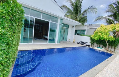 Cha-am Villa | Relax at Look Jeab Pool Villa Cha-Am with Family-Friendly Amenities