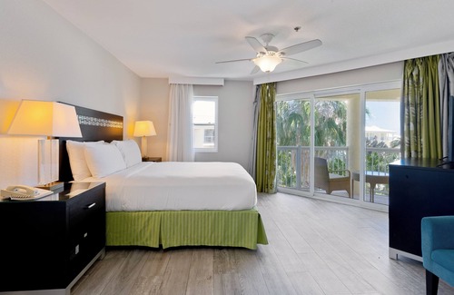 Crystal Harbour Resort | Discover Beachfront Bliss with Pool & Family-Friendly Rooms