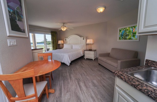 Crystal Harbour Resort | Discover Beachfront Bliss with Pool & Family-Friendly Rooms