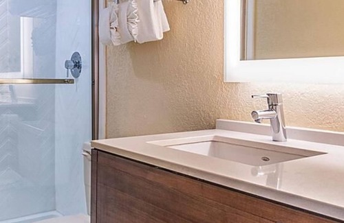 Miami Springs Hotel | Discover Classy Units with Pool Near Marlins Park!