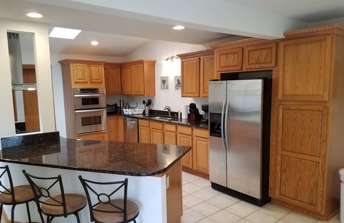South Haven House | Family-Friendly Retreat: Walk to Beach & Town, Pet Friendly