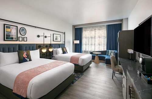 North Capitol Street Hotel | Discover Two Modern Units with City Views and Pet-Friendly Options