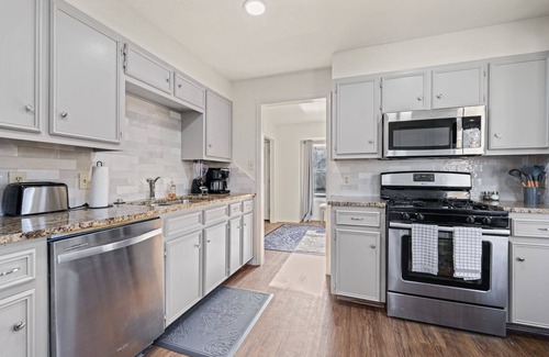 Georgetown House | Experience Comfort in Georgetown - Pet Friendly Stays