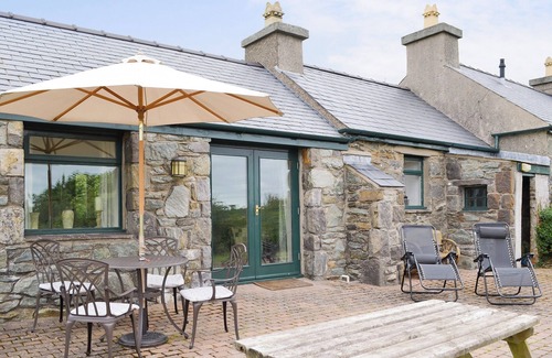 Bodedern Cottage | Discover Your Perfect Rural Escape with Family and Pets
