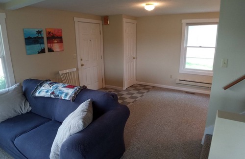 Syracuse House | Looking for an affordable stay on the lake? Enjoy the lake life at Dewart Blue!!