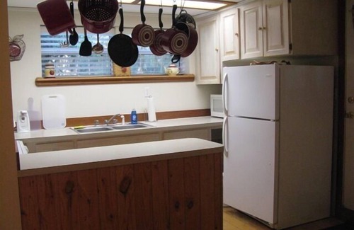 Eustis Apartment | Relaxing Retreat: Guest Rated 10/10 with Spa & Breakfast