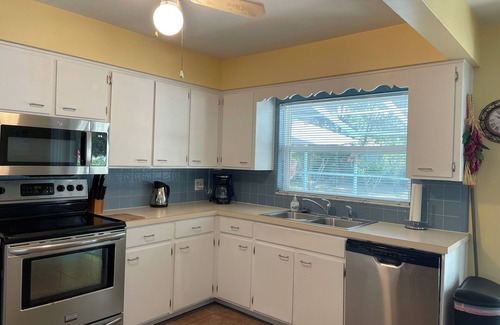 Lake Alfred House | Relaxation Awaits Near Legoland and Disney with Spa Access