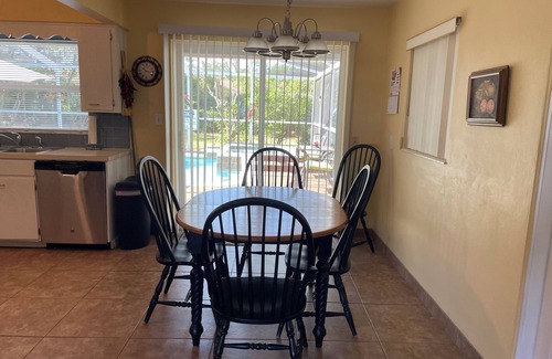 Lake Alfred House | Relaxation Awaits Near Legoland and Disney with Spa Access