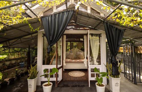 Alwaye House | Family-Friendly Getaway at Looking Glass by Roamhome