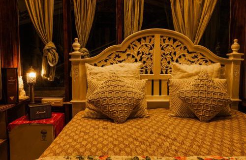 Alwaye House | Family-Friendly Getaway at Looking Glass by Roamhome