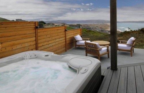 Dillon Beach House | Elegant Oceanfront Retreat with Spa and Stunning Views